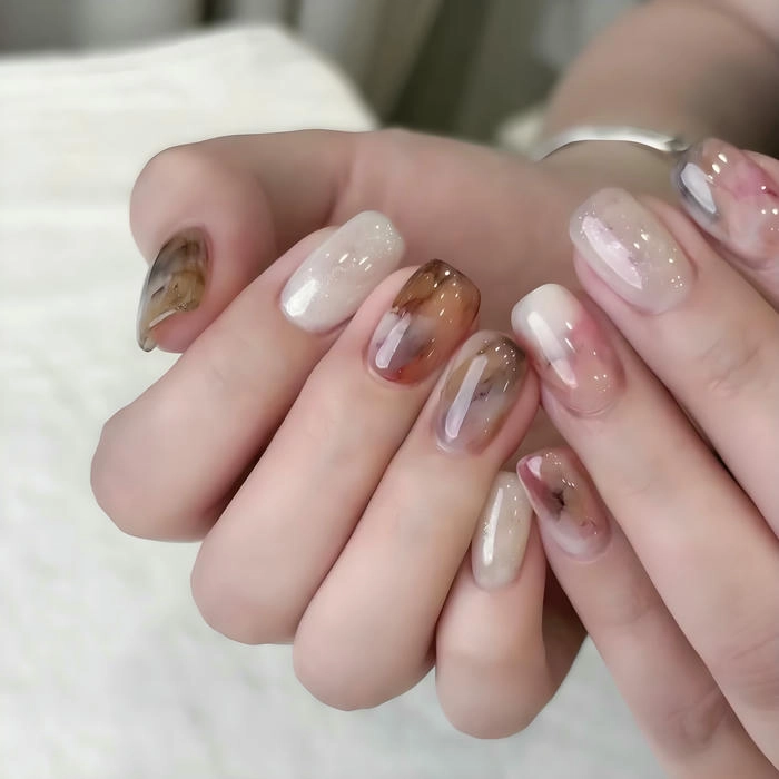 Mẫu nail vân đá sang chảnh