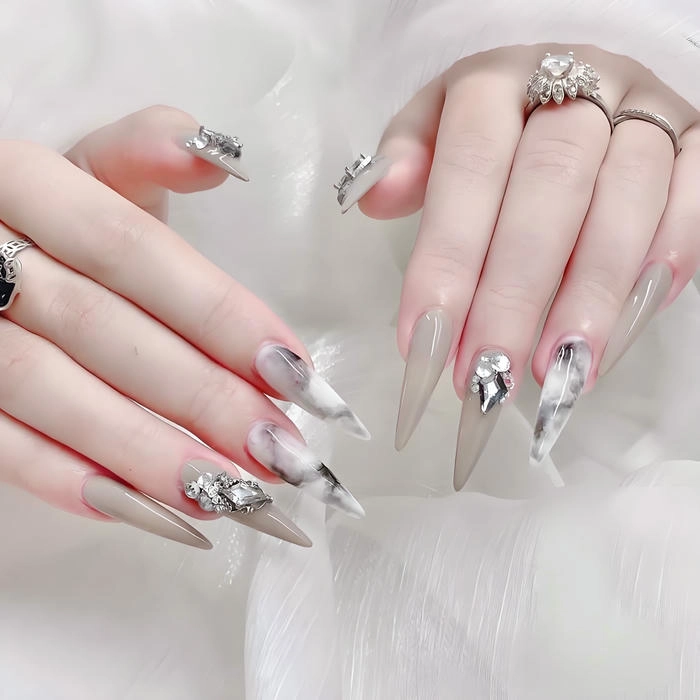 Mẫu nail vân đá xám bạc