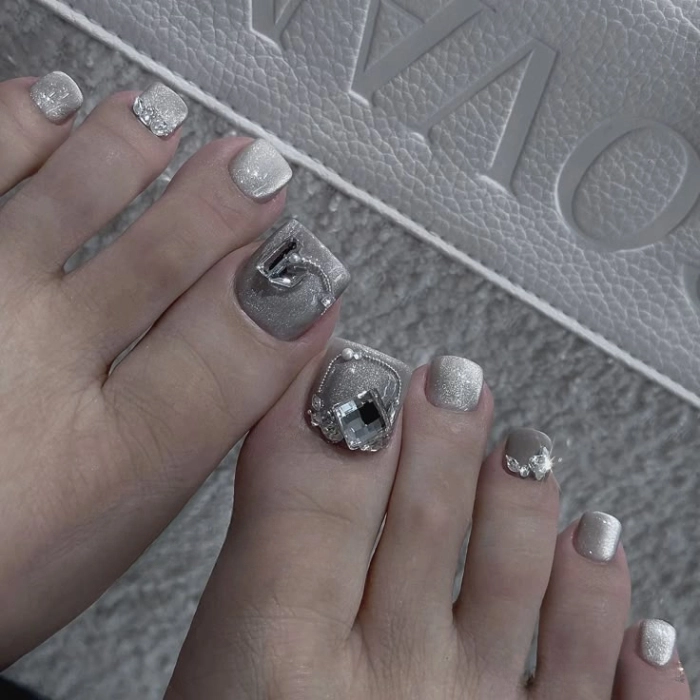 Nail chân Tết trẻ trung