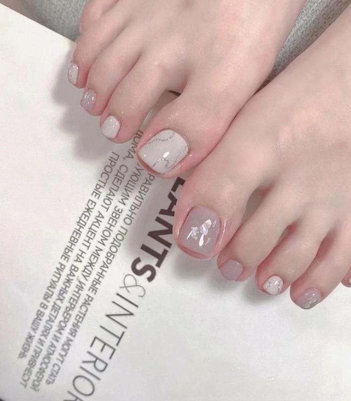 Nail chân cho cô dâu phối họa tiết