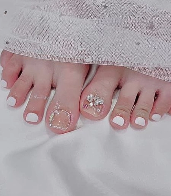 Nail chân cô dâu nhẹ nhàng mà sang
