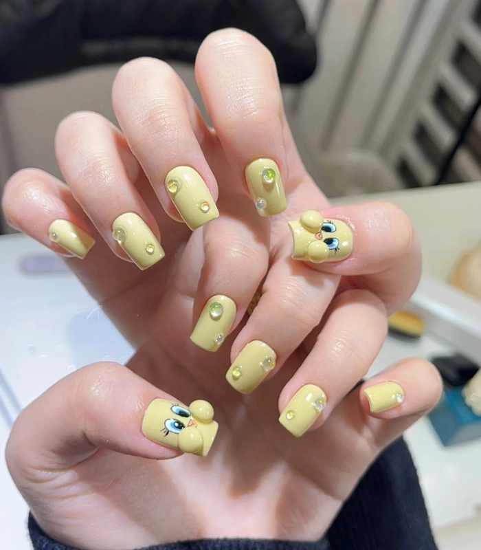 Nail con vịt đắp bột