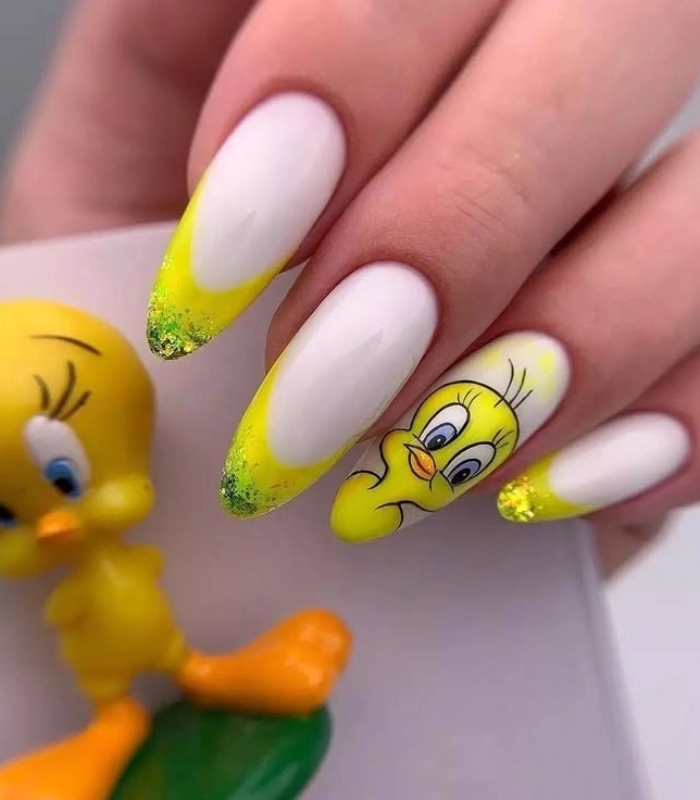 Nail con vịt trắng vàng