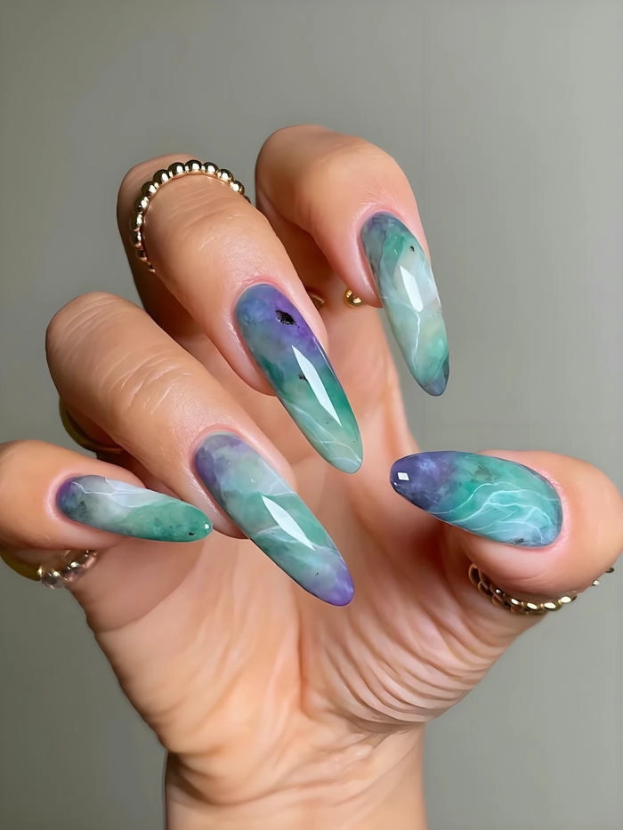 Nail loang vân đá màu tím xanh