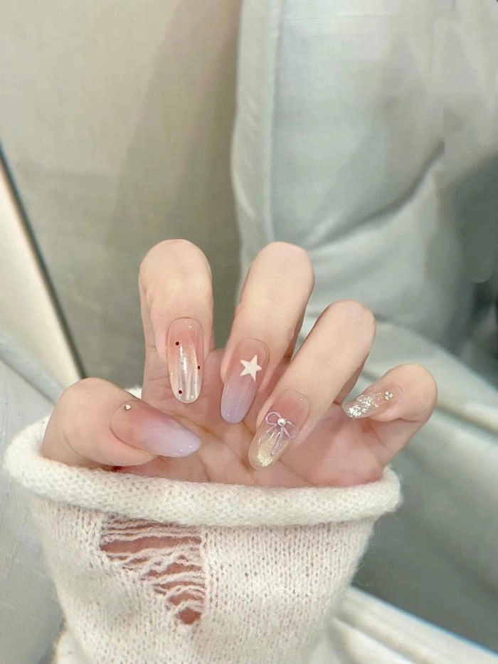 Nail màu tím nhạt kiểu ombre