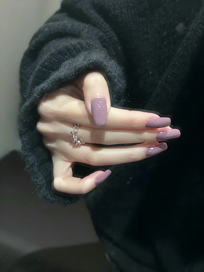 Nail màu tím pastel phù hợp đi làm