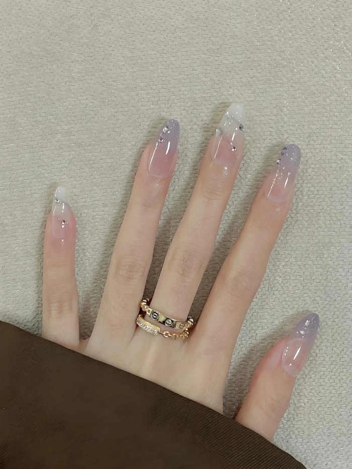 Nail màu tím sữa cho tay
