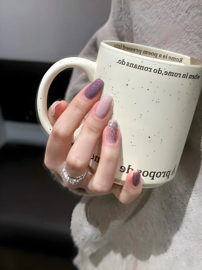 Nail màu tím sữa dễ thương