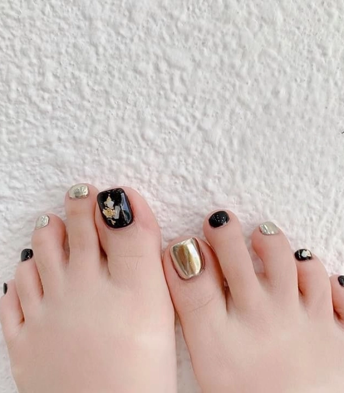 Nail móng chân sang chảnh phối màu đẹp