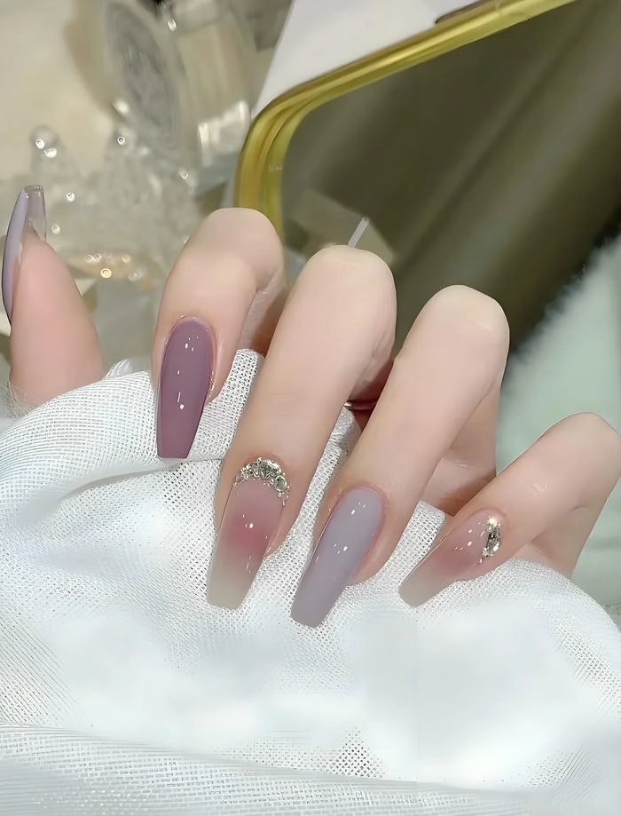 Nail tay màu tím pastel