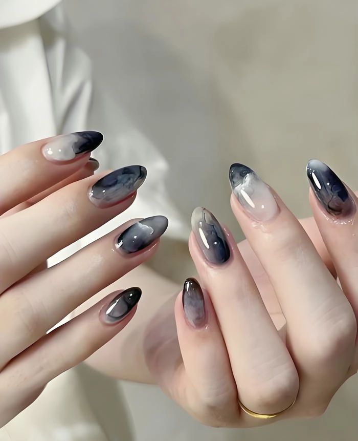 Nail vân đá cẩm thạch đen trắng