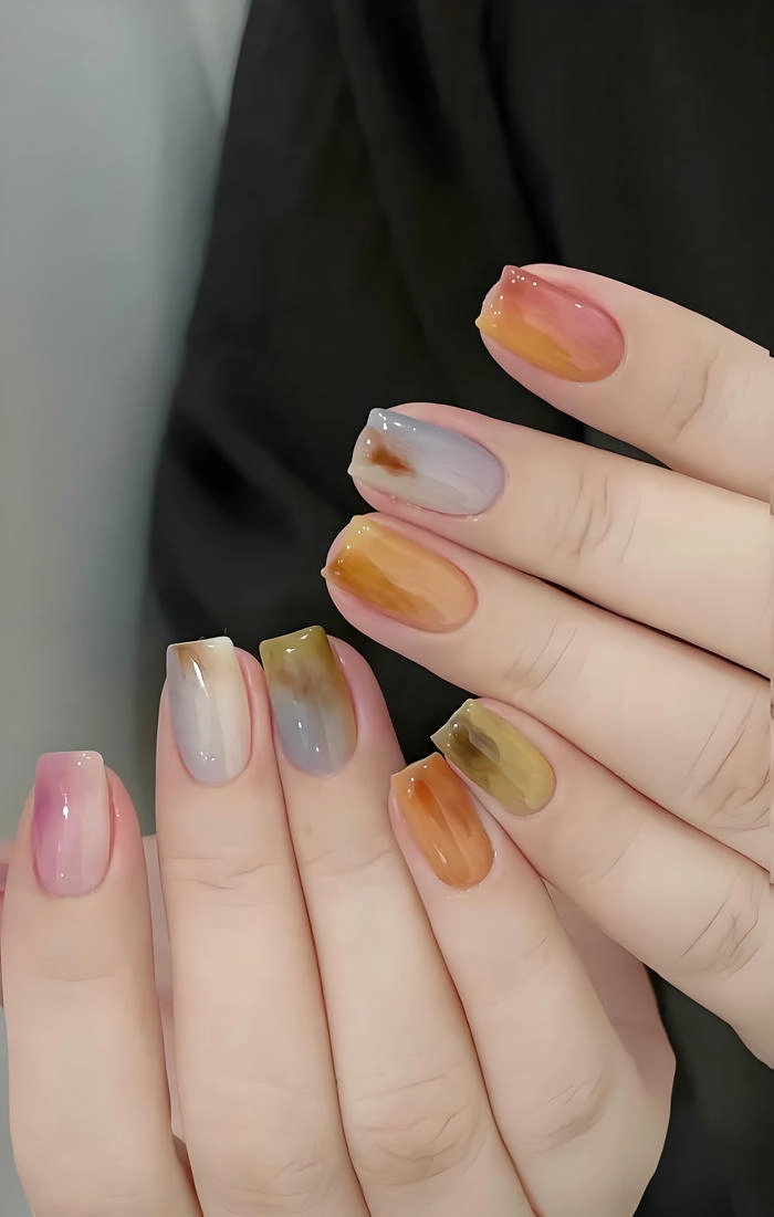 Nail vân đá loang đậm chất nghệ thuật