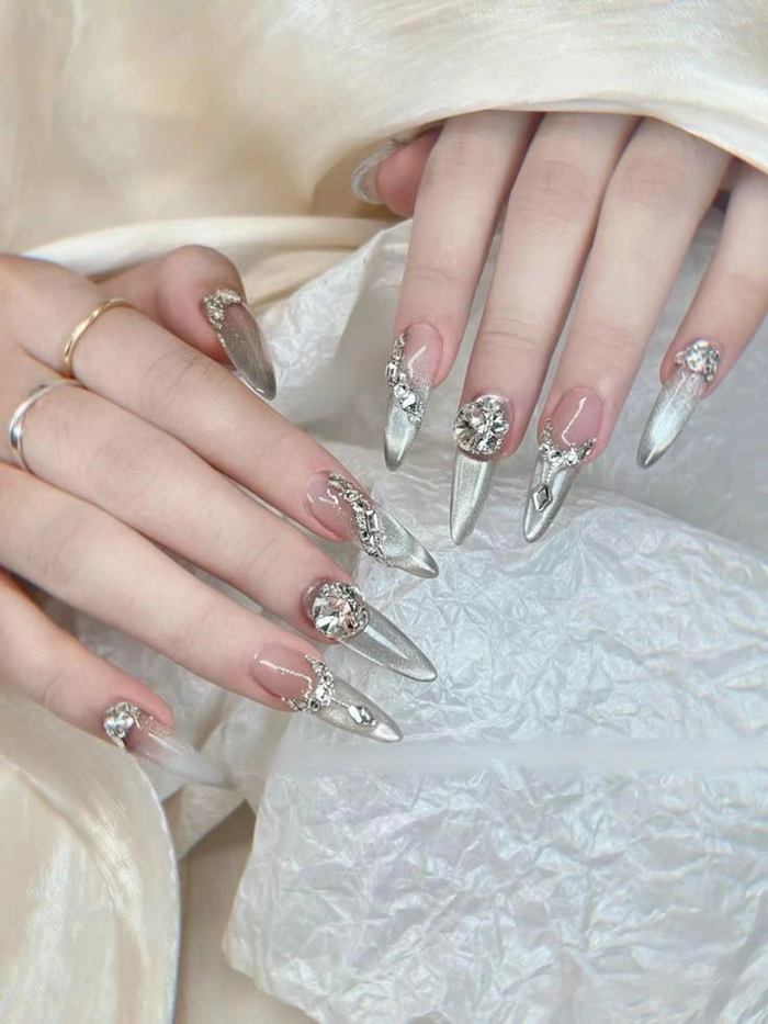 ảnh mẫu nail đính đá