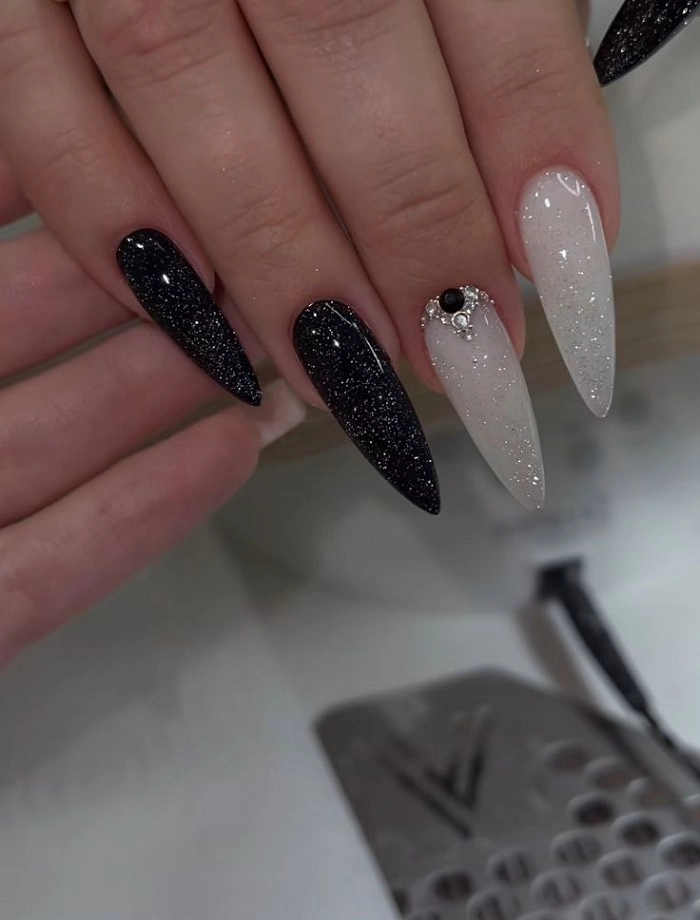 ảnh mẫu nail kim tuyến sanh chảnh