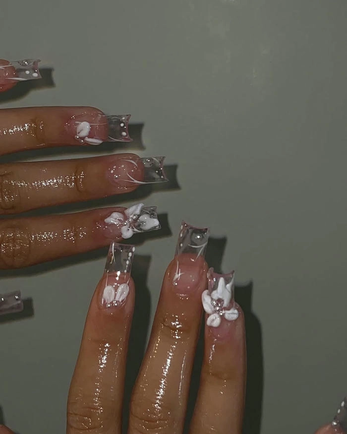 ảnh mẫu nail tay trong suốt đẹp