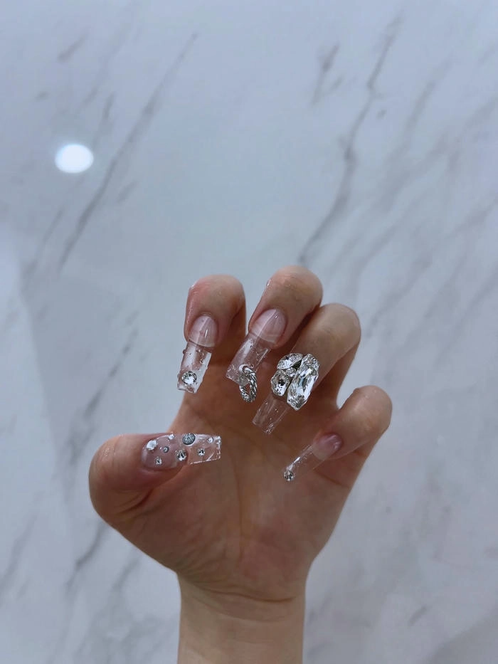 ảnh nail trong suốt