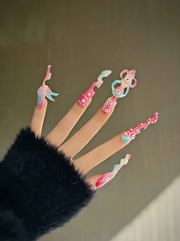 hình móng độc lạ màu hồng