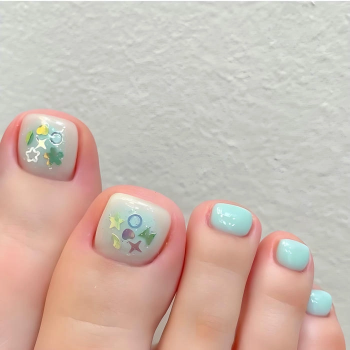 mẫu móng chân màu xanh nhạt cute