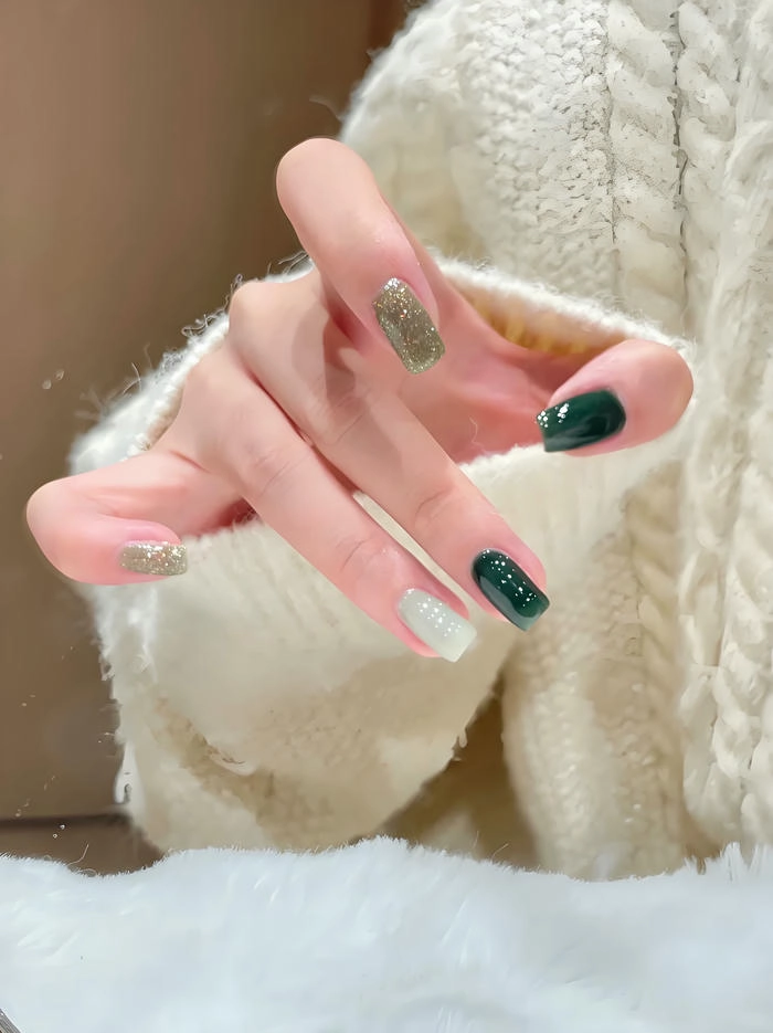 mẫu móng màu xanh ngọc bích