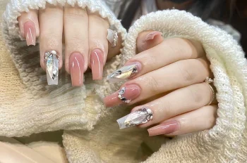 159+ mẫu móng tay đính đá sang xịn đẹp lấp lánh cho nàng lựa