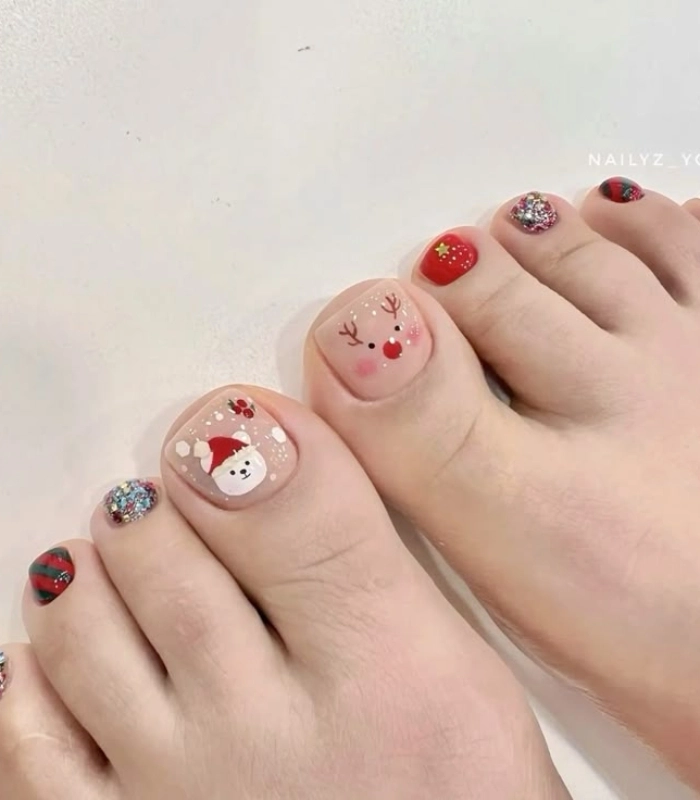 mẫu nail chân giáng sinh đơn giản