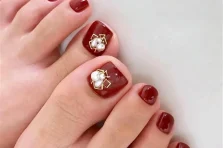 180+ mẫu nail chân đỏ đô cực cháy, sang chảnh khỏi bàn