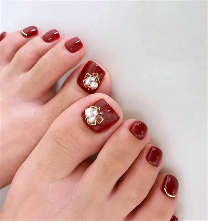 mẫu nail chân màu đỏ đô siêu đẹp