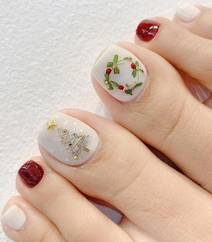 mẫu nail chân màu đỏ trắng nhẹ nhàng