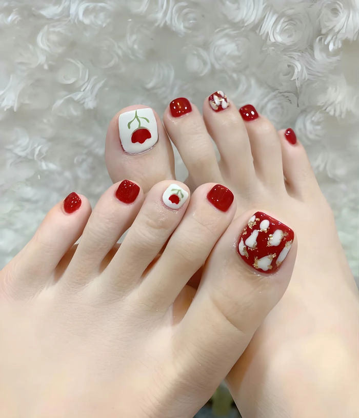 mẫu nail chân màu đỏ vẽ hoa cute