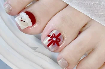 116+ mẫu nail chân Noel xinh xỉu cho nàng lên đồ chill lễ