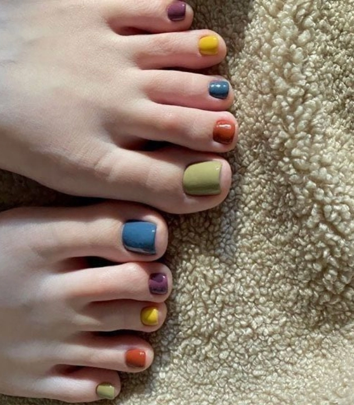 mẫu nail chân sơn màu trơn tôn da