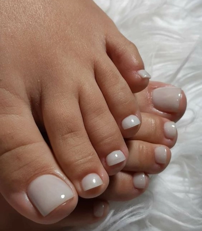 mẫu nail chân sơn trơn nhẹ nhàng