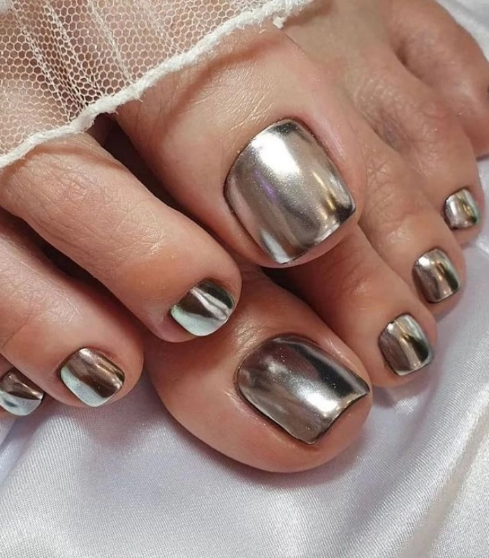 mẫu nail chân tráng gương lấp lánh