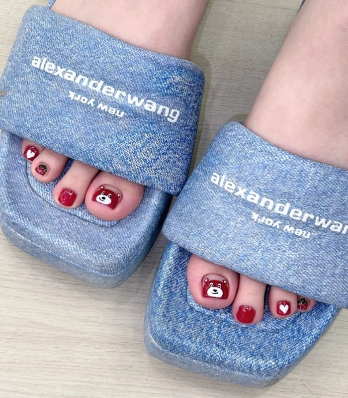 mẫu nail chân vẽ gấu lung linh
