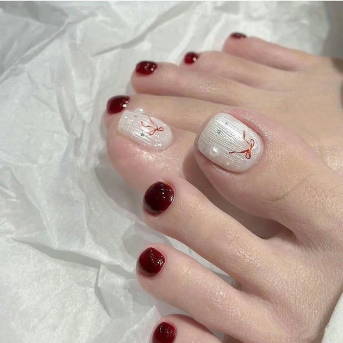 mẫu nail chân vẽ nơ đơn giản