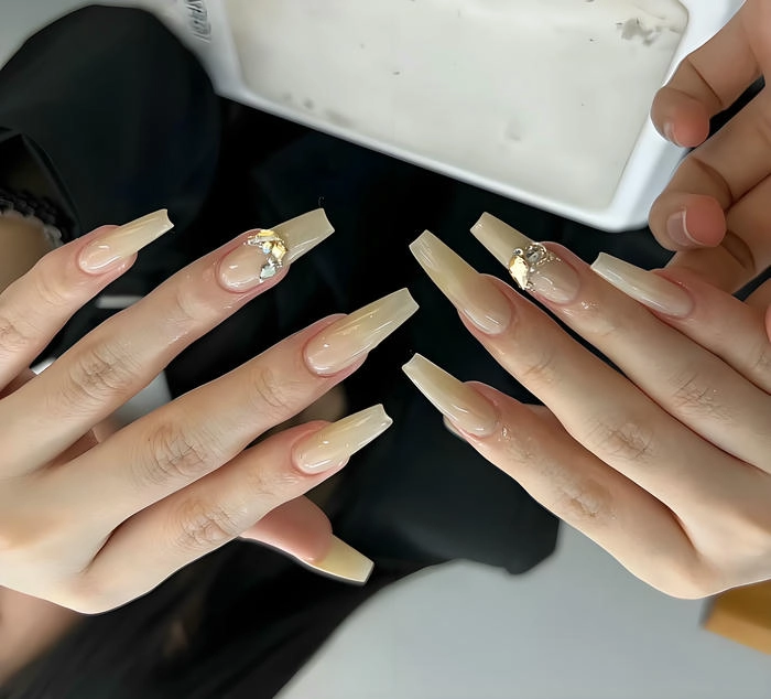 mẫu nail cho móng tay dài vuông