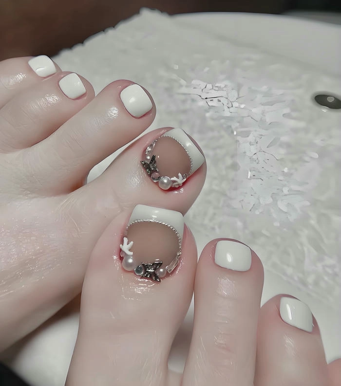 mẫu nail đính charm siêu xinh