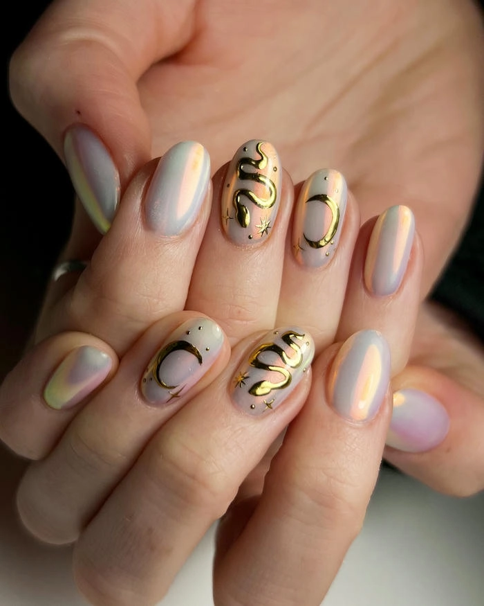 mẫu nail hình con rắn