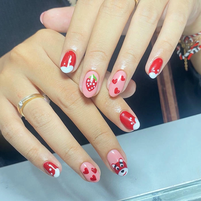 mẫu nail hồng gấu dâu
