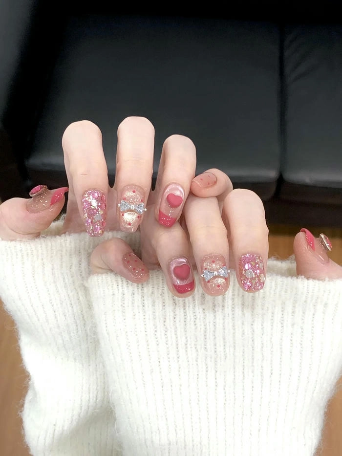 mẫu nail kim tuyến dễ thương