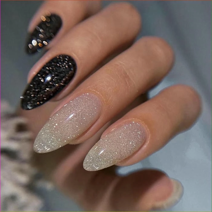 mẫu nail kim tuyến đơn giản