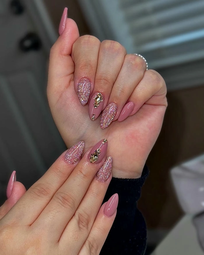 mẫu nail kim tuyến màu tím lấp lánh