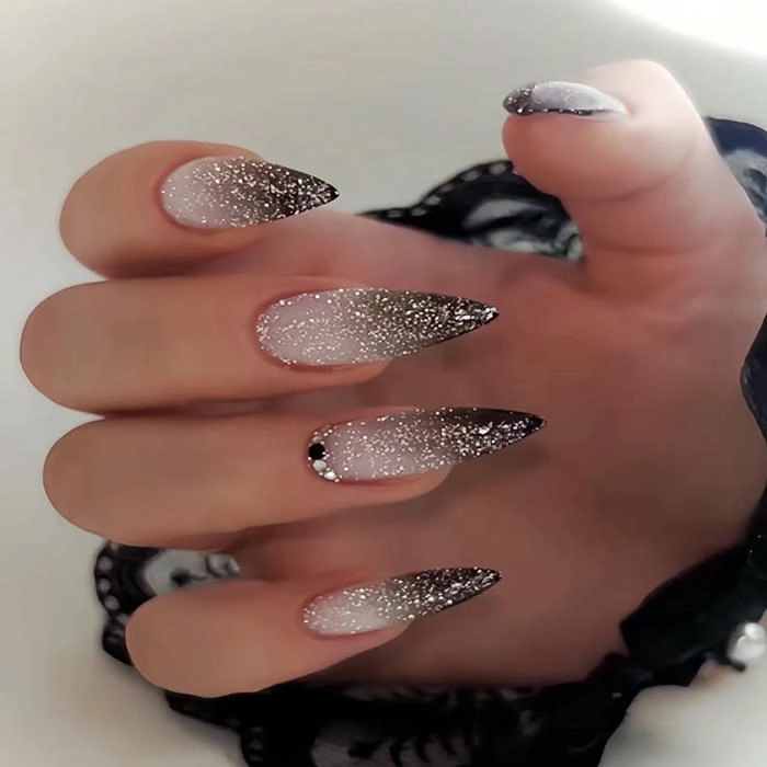 mẫu nail kim tuyến sanh chảnh