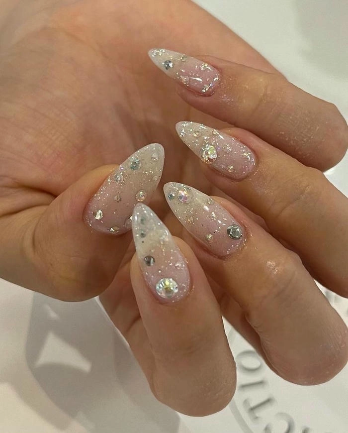 mẫu nail kim tuyến