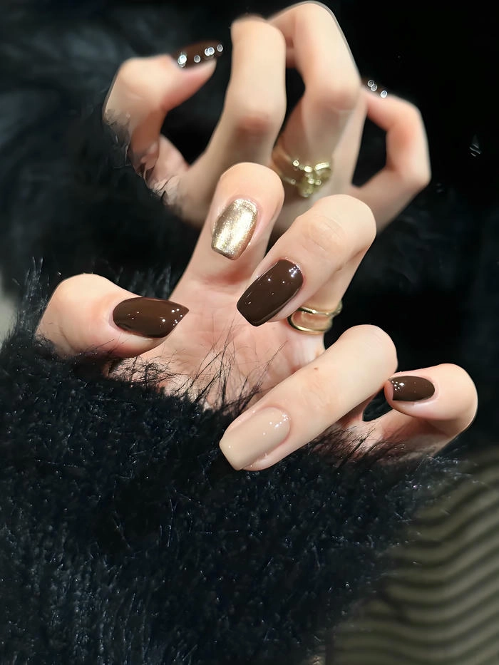 mẫu nail màu nâu cà phê siêu đẹp