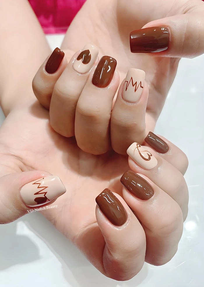 mẫu nail màu nâu cà phê