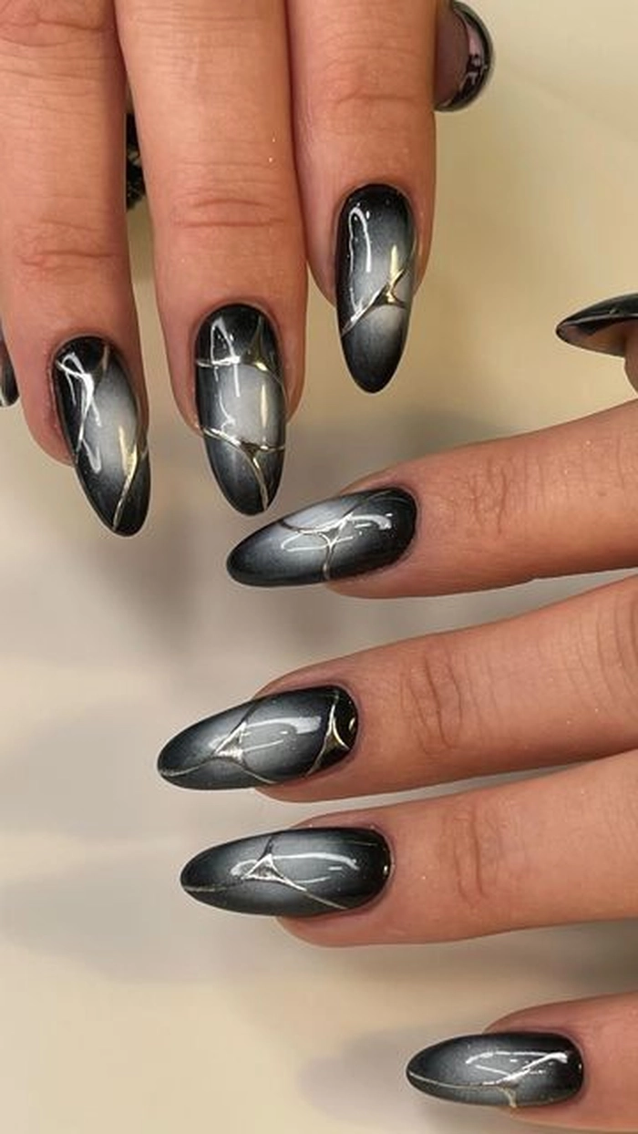mẫu nail màu xám đen