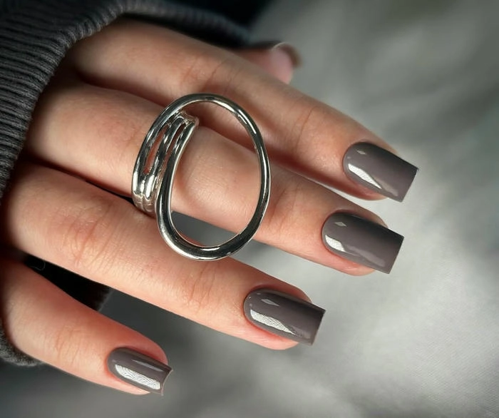 mẫu nail màu xám đơn giản sơn trơn