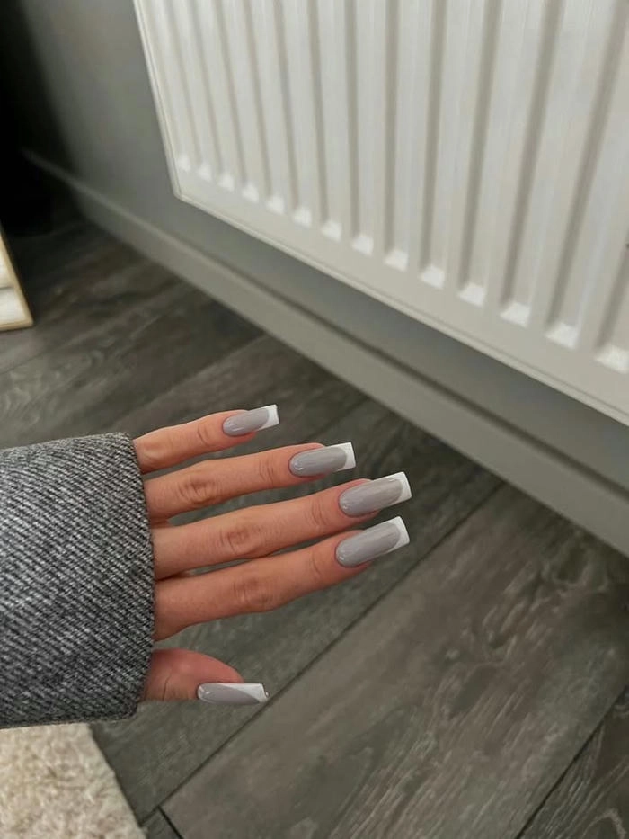 mẫu nail màu xám móng vuông