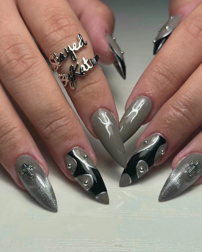 mẫu nail màu xám phong cách